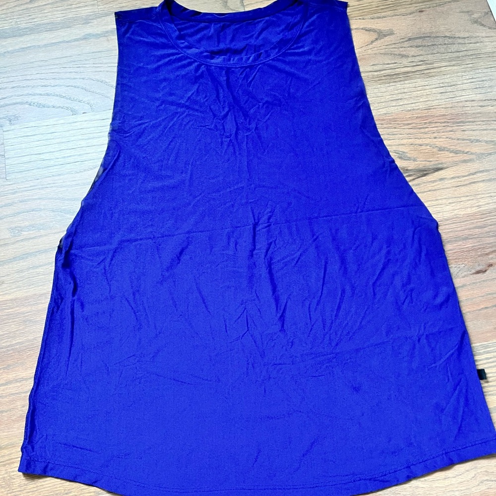 Lululemon muscle tank
